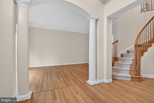 404 MISTY KNOLL DR, Rockville, MD 20850