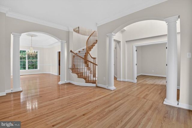 404 MISTY KNOLL DR, Rockville, MD 20850