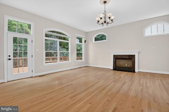 404 MISTY KNOLL DR, Rockville, MD 20850
