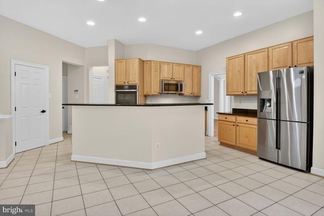 404 MISTY KNOLL DR, Rockville, MD 20850
