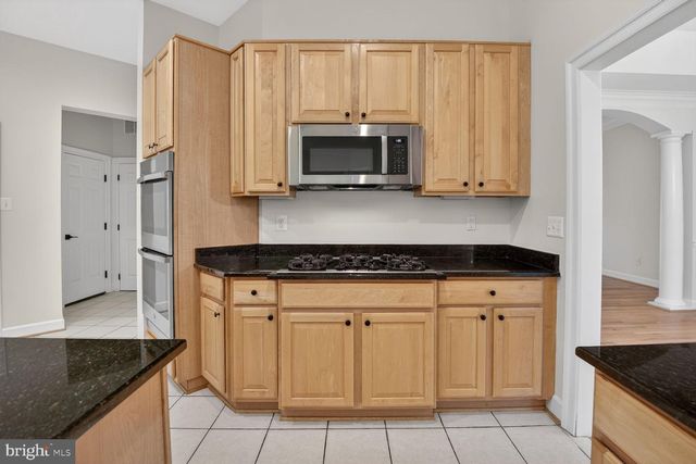 404 MISTY KNOLL DR, Rockville, MD 20850