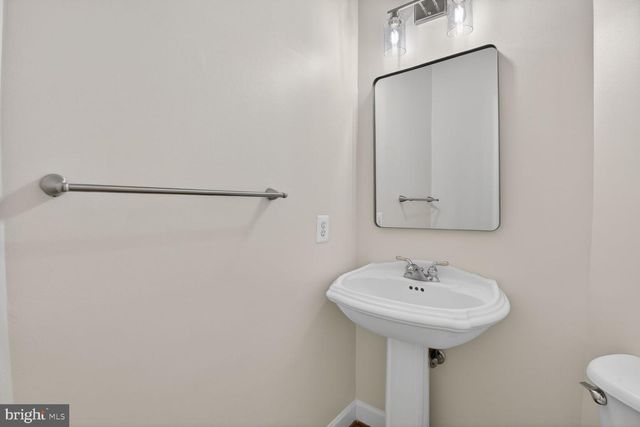 404 MISTY KNOLL DR, Rockville, MD 20850