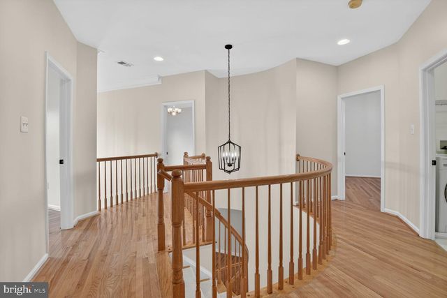 404 MISTY KNOLL DR, Rockville, MD 20850