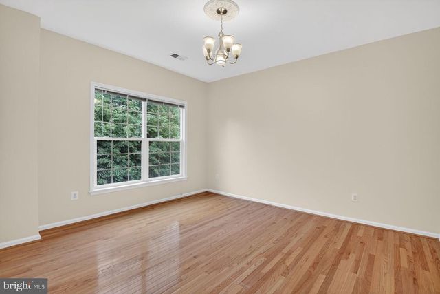 404 MISTY KNOLL DR, Rockville, MD 20850
