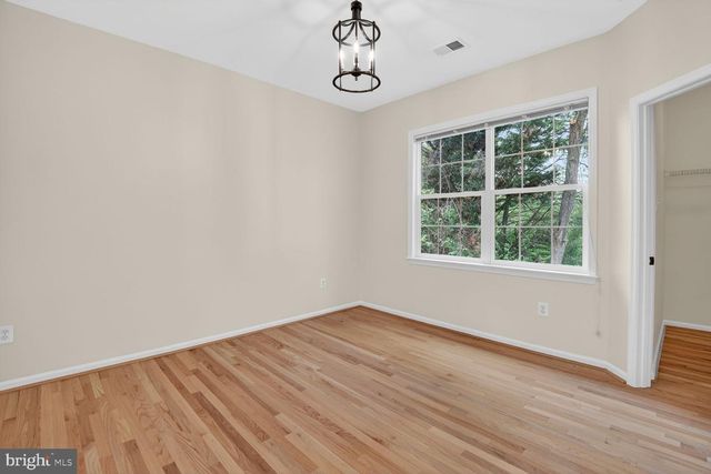 404 MISTY KNOLL DR, Rockville, MD 20850