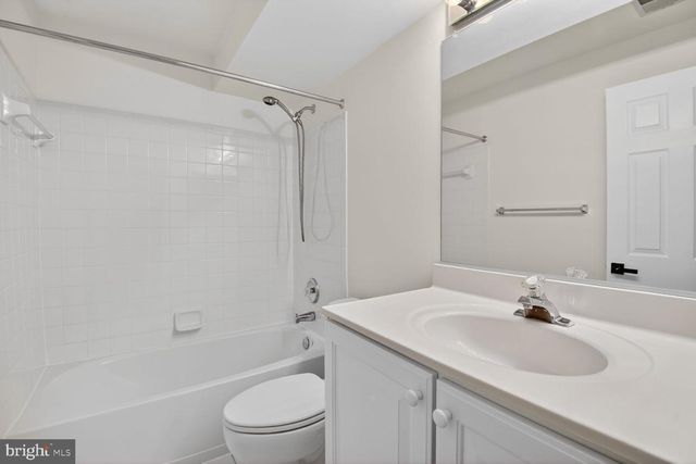 404 MISTY KNOLL DR, Rockville, MD 20850