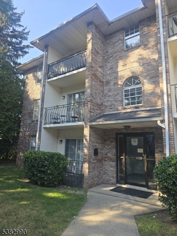 786 Summer Ave, Newark City, NJ 07104