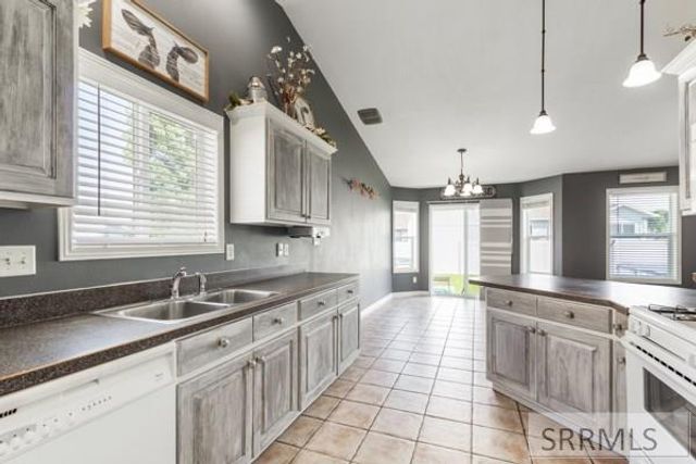 3010 Simon Street, Idaho Falls, ID 83402