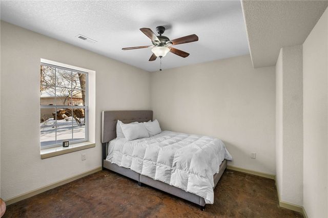 25 Halifax Lane, Bella Vista, AR 72714