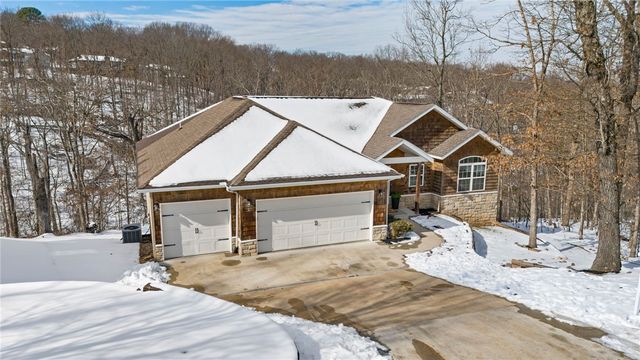 25 Halifax Lane, Bella Vista, AR 72714