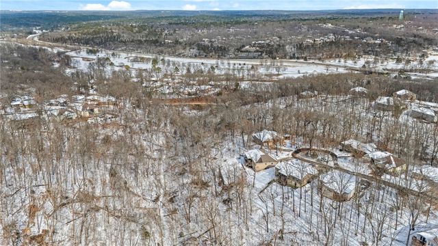 25 Halifax Lane, Bella Vista, AR 72714