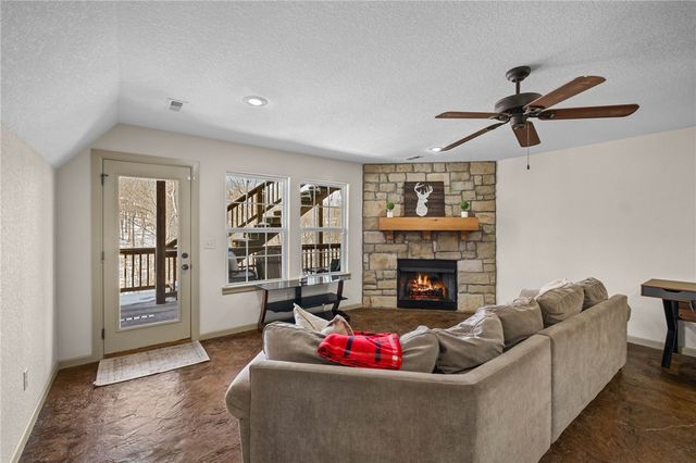 25 Halifax Lane, Bella Vista, AR 72714