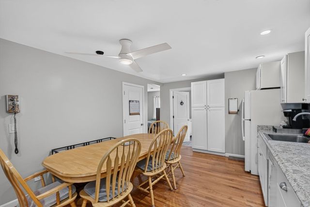 60 Harriett Ave, Burlington, MA 01803