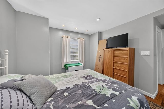 60 Harriett Ave, Burlington, MA 01803
