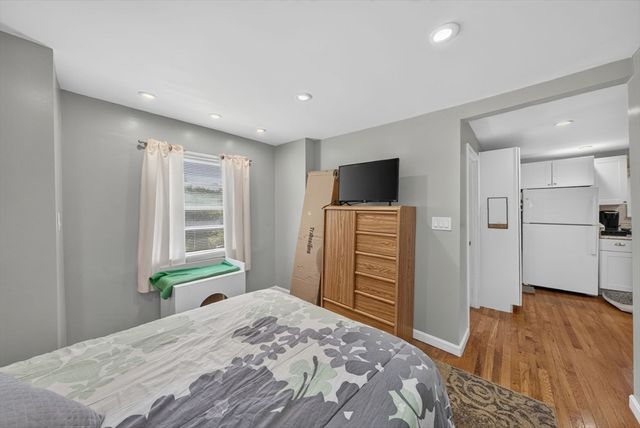 60 Harriett Ave, Burlington, MA 01803