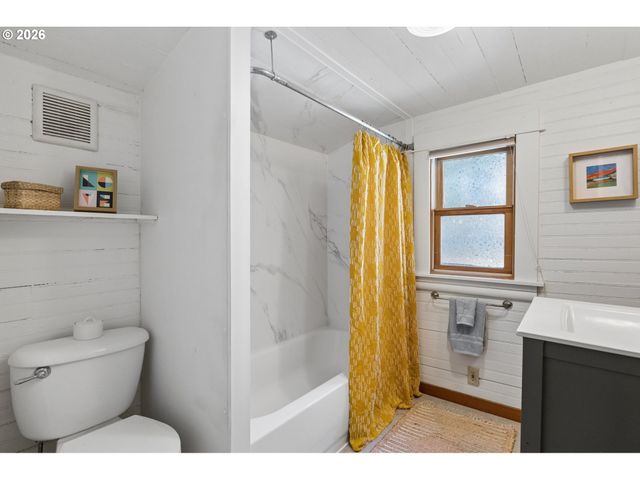 3373 Se 15TH Ave, Portland, OR 97202