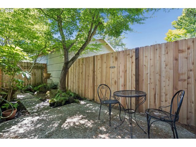 3373 Se 15TH Ave, Portland, OR 97202