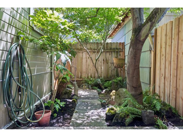 3373 Se 15TH Ave, Portland, OR 97202