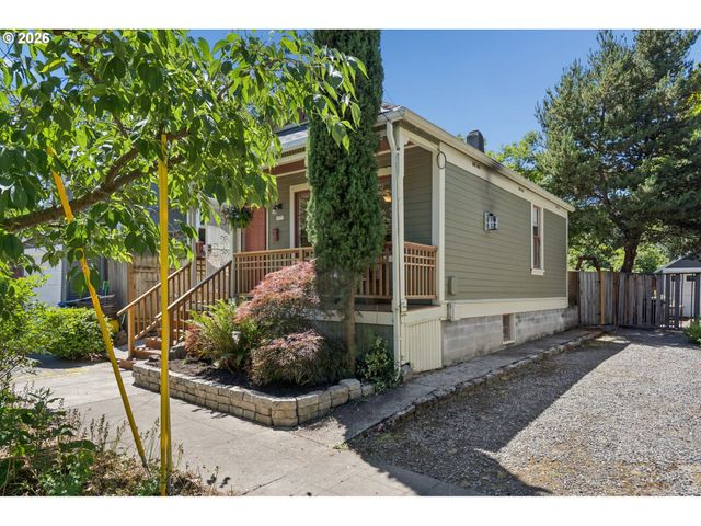 3373 Se 15TH Ave, Portland, OR 97202
