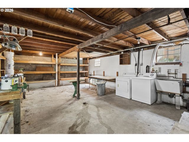 3373 Se 15TH Ave, Portland, OR 97202
