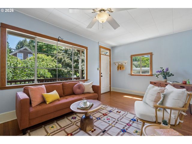 3373 Se 15TH Ave, Portland, OR 97202