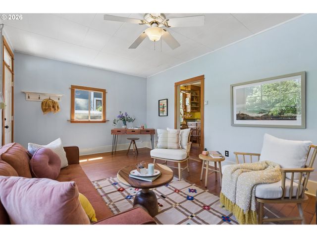 3373 Se 15TH Ave, Portland, OR 97202