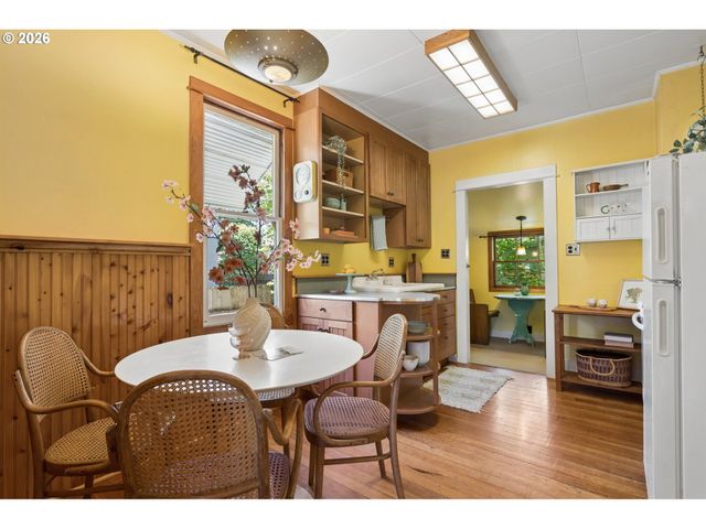3373 Se 15TH Ave, Portland, OR 97202