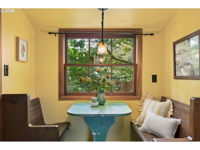 3373 Se 15TH Ave, Portland, OR 97202