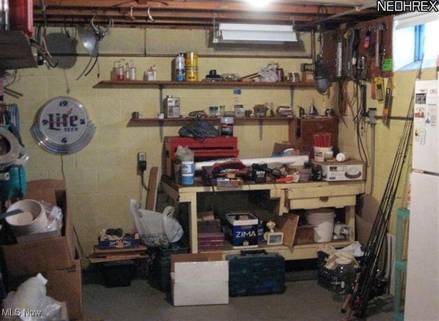 7411 Lewis Road, Olmsted Twp, OH 44138