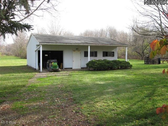 7411 Lewis Road, Olmsted Twp, OH 44138