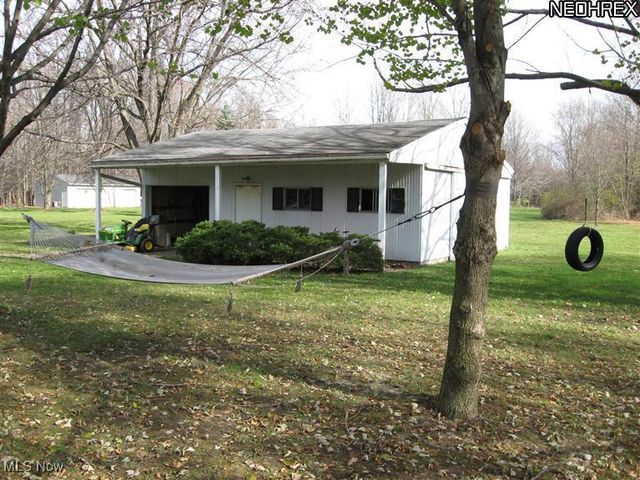 7411 Lewis Road, Olmsted Twp, OH 44138