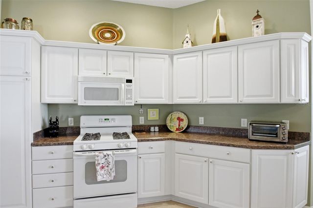 2813 CHURCHILL DOWNS, The Villages, FL 32162