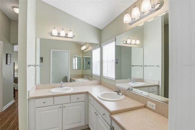 2813 CHURCHILL DOWNS, The Villages, FL 32162