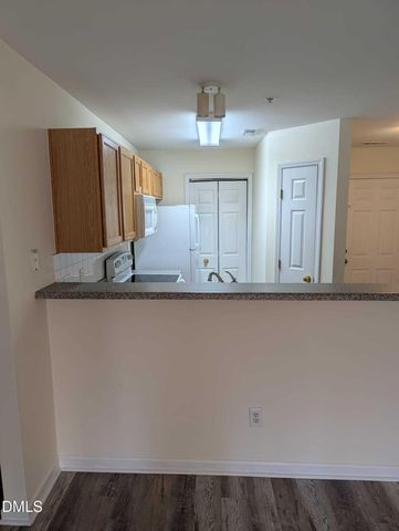 2801 Trailwood Pines Lane 104, Raleigh, NC 27603