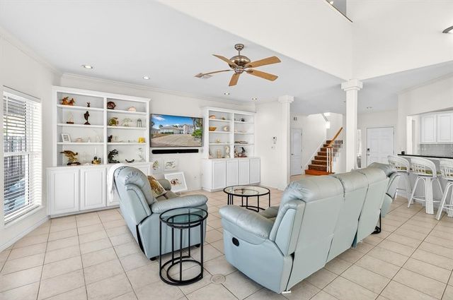 325 Mustang Blvd, Port Aransas, TX 78373