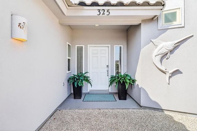 325 Mustang Blvd, Port Aransas, TX 78373