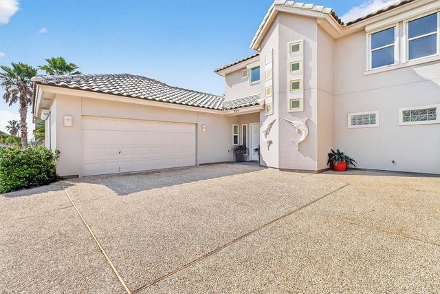 325 Mustang Blvd, Port Aransas, TX 78373