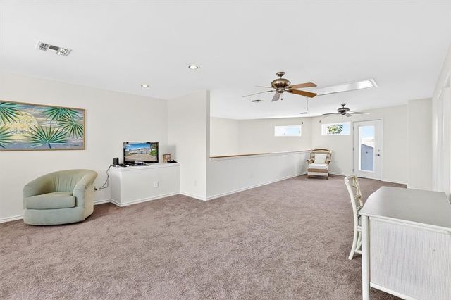 325 Mustang Blvd, Port Aransas, TX 78373