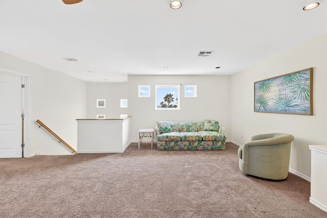 325 Mustang Blvd, Port Aransas, TX 78373