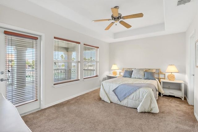 325 Mustang Blvd, Port Aransas, TX 78373