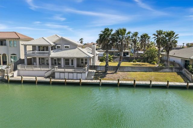 325 Mustang Blvd, Port Aransas, TX 78373