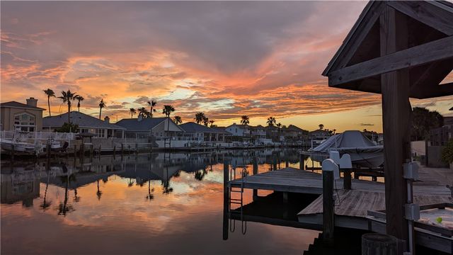 325 Mustang Blvd, Port Aransas, TX 78373