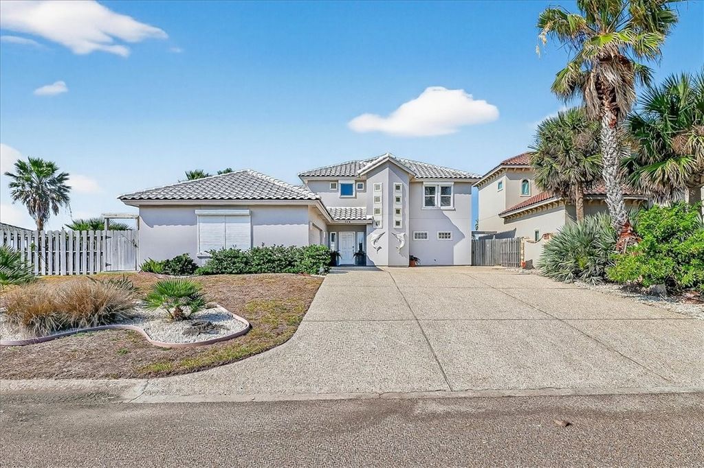 325 Mustang Blvd, Port Aransas, TX 78373