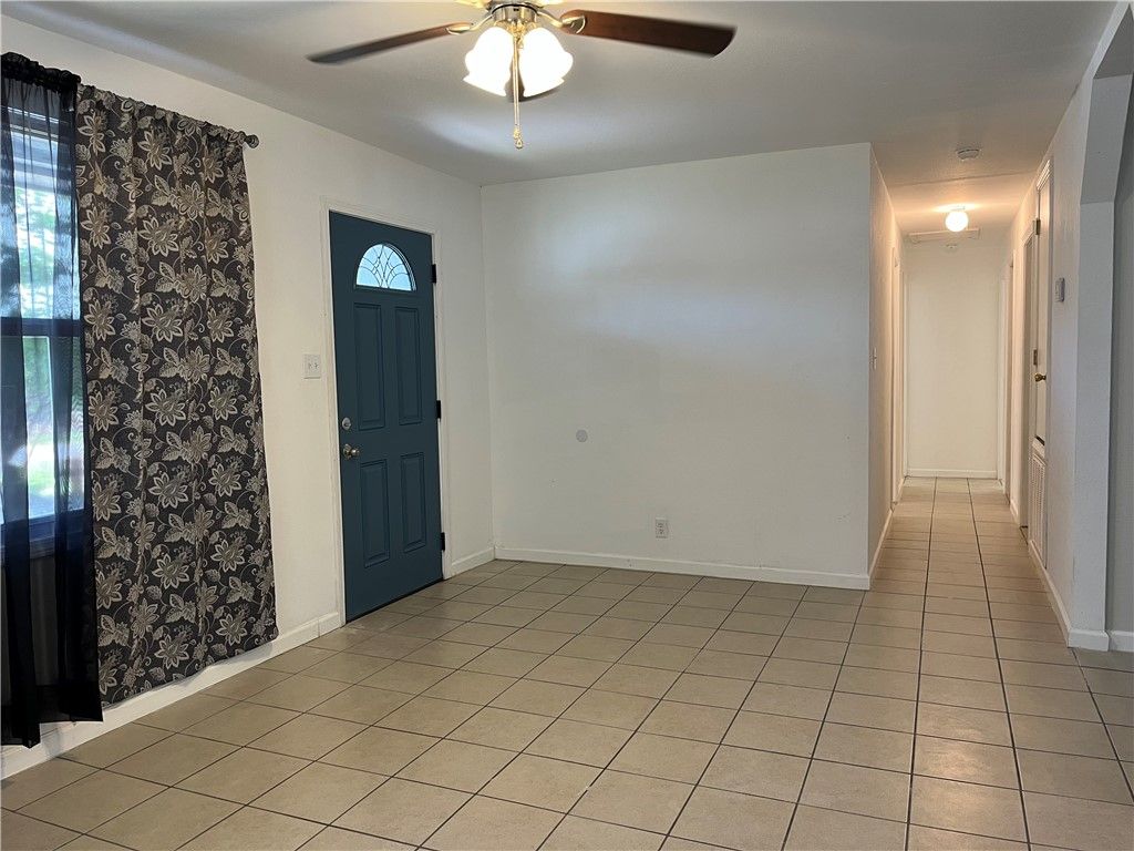 629 Lopez St, Taft, TX 78390 — photo 4