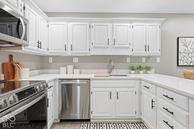 8103 Clearwater Parkway, Indianapolis, IN 46240