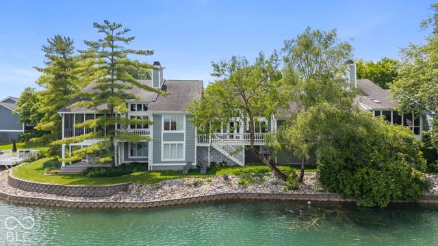 8103 Clearwater Parkway, Indianapolis, IN 46240
