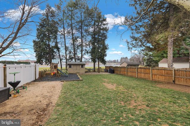 521 PLEASURE ROAD, Lancaster, PA 17601