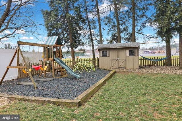 521 PLEASURE ROAD, Lancaster, PA 17601