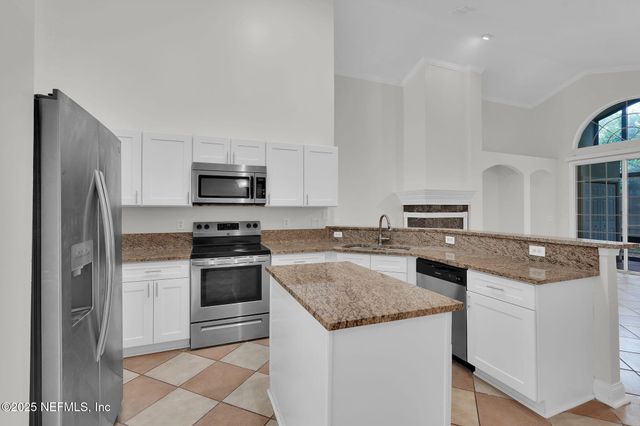 9141 SPINDLETREE Way, Jacksonville, FL 32256