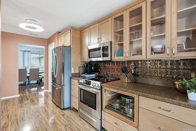 3913 Pecan Ct, Schertz, TX 78108